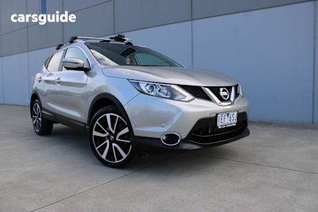 Silver 2015 Nissan Qashqai Wagon Ti (4X2)