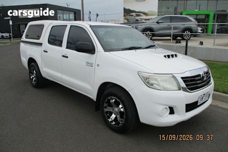 White 2012 Toyota Hilux Dual Cab Pick-up Sr