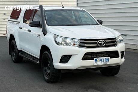White 2018 Toyota Hilux Ute Tray SR 4X4