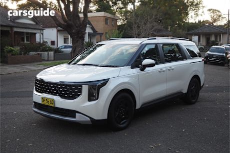 White 2024 Kia Carnival SUV S