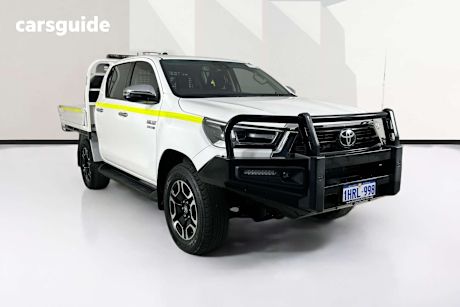 White 2022 Toyota Hilux Double Cab Chassis Sr5 (4X4)
