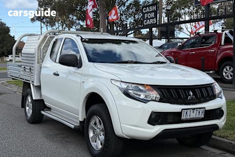 White 2017 Mitsubishi Triton Club Cab Chassis Glx (4X4)