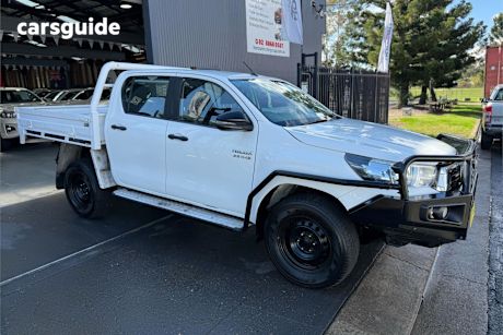 White 2019 Toyota Hilux Double Cab Chassis Sr (4X4)
