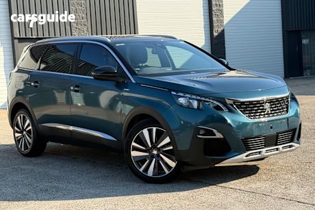 Green 2020 Peugeot 5008 Wagon Gt Line