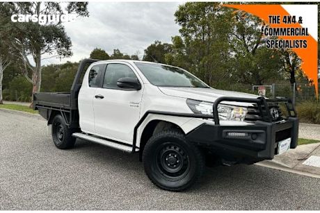 White 2017 Toyota Hilux Ute Tray SR 4X4
