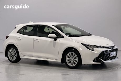 White 2023 Toyota Corolla Hatch ASCENT SPORT F