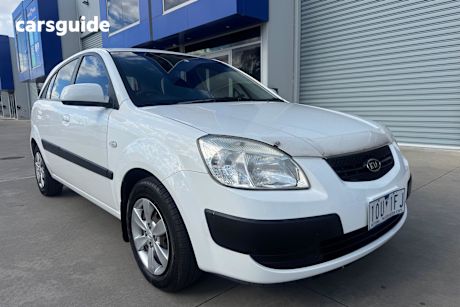 White 2008 Kia RIO Hatch EX F