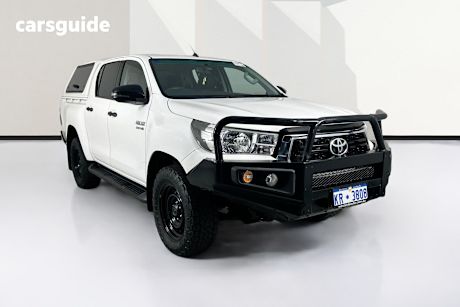 White 2018 Toyota Hilux Double Cab Pick Up Sr Hi-Rider