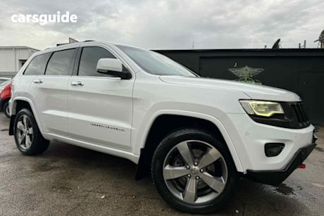 White 2015 Jeep Grand Cherokee Wagon Overland (4X4)
