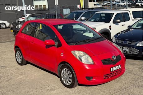 Red 2007 Toyota Yaris Hatchback Yr
