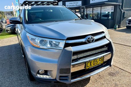 Silver 2015 Toyota Kluger SUV
