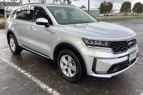 Silver 2022 Kia Sorento SUV S 4X4