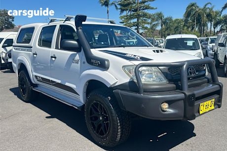 White 2011 Toyota Hilux Ute Tray SR 4X4