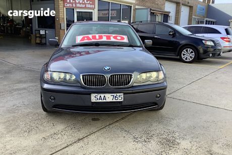 Grey 2002 BMW 320I Sedan