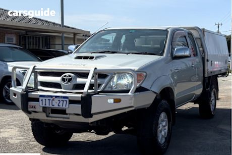 Silver 2005 Toyota Hilux Dual Cab Pick-up Sr5 (4X4)