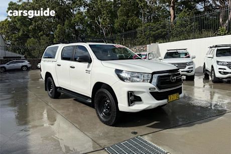 White 2020 Toyota Hilux Double Cab Pick Up Sr (4X4)