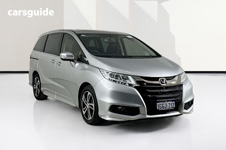 Silver 2017 Honda Odyssey Wagon Vti-L