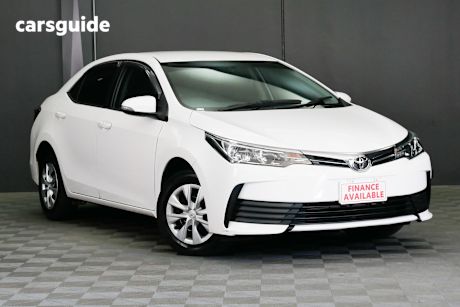 White 2018 Toyota Corolla Sedan Ascent