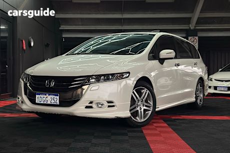 White 2010 Honda Odyssey SUV LUXURY F