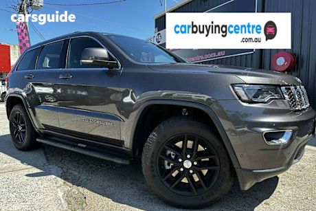 Grey 2018 Jeep Grand Cherokee Wagon Laredo (4X4)