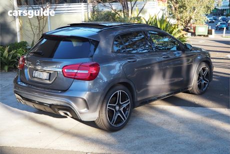 Grey 2014 Mercedes-Benz GLA-Class SUV 200CDI