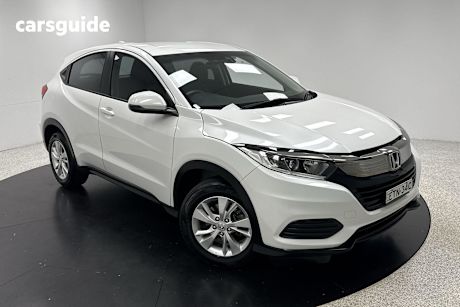 White 2021 Honda HR-V SUV VTI F