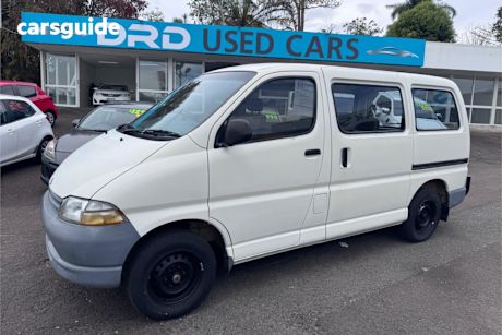 White 1995 Toyota HiAce Blind Van Sbv