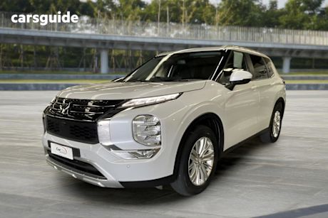 White 2023 Mitsubishi Outlander Wagon Ls 7 Seat (2Wd)