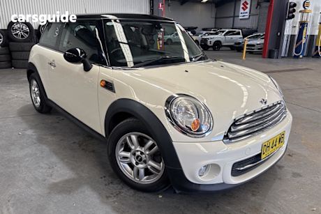 White 2011 Mini Cooper Hatchback