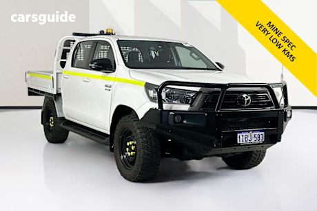 White 2023 Toyota Hilux Double Cab Chassis Sr (4X4)