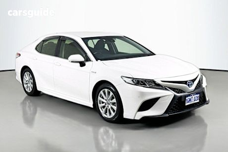 White 2018 Toyota Camry Sedan Ascent Sport (Hybrid)