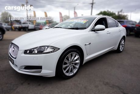White 2013 Jaguar XF Sedan LUXURY R