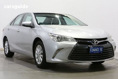 Silver 2016 Toyota Camry Sedan ALTISE F