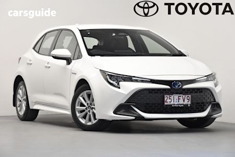 White 2022 Toyota Corolla Hatch ASCENT SPORT HYBRID F
