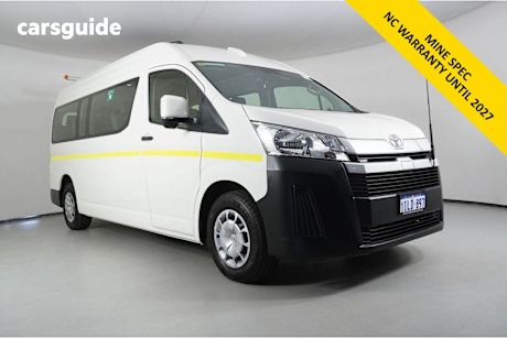 White 2022 Toyota HiAce Bus Slwb Commuter (12 Seats)