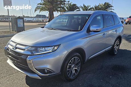 Silver 2017 Mitsubishi Outlander Wagon Es 7 Seat (2Wd)