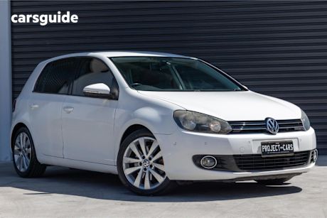 White 2010 Volkswagen Golf Hatchback 118 Tsi Comfortline