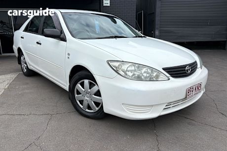 White 2005 Toyota Camry Sedan Altise