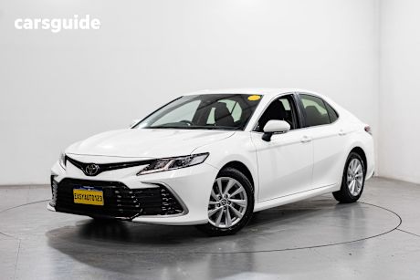 White 2022 Toyota Camry Sedan Ascent + Sat Nav