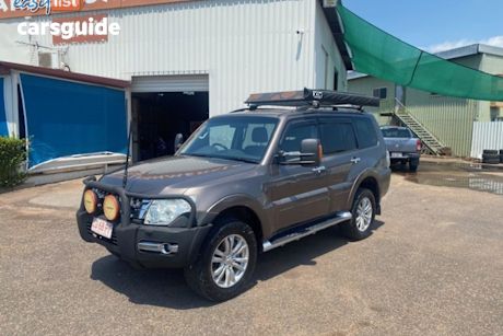 Brown 2014 Mitsubishi Pajero SUV GLX 4X4