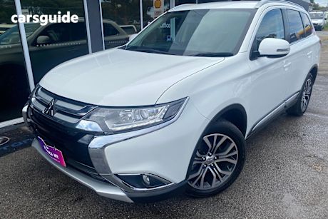 White 2018 Mitsubishi Outlander SUV LS F