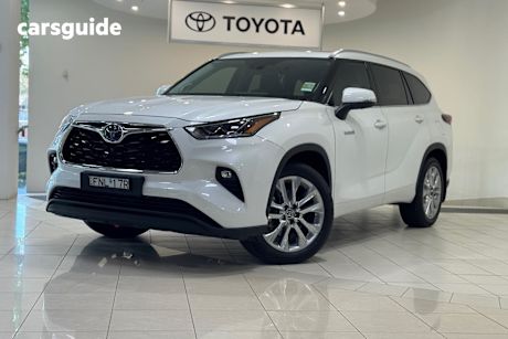 White 2025 Toyota Kluger SUV GRANDE 4X4