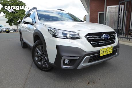 White 2025 Subaru Outback SUV AWD TOURING 4WD