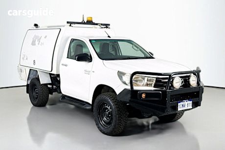 White 2015 Toyota Hilux Cab Chassis Sr (4X4)