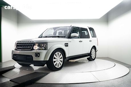 White 2015 Land Rover Discovery SUV TDV6 4X4