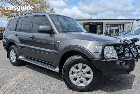 Black 2013 Mitsubishi Pajero Wagon Glx-R Lwb (4X4)