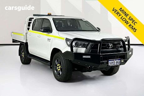 White 2023 Toyota Hilux Double Cab Chassis Sr (4X4)