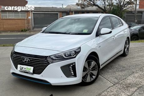 White 2018 Hyundai Ioniq Hatchback Plug-In Hybrid Premium