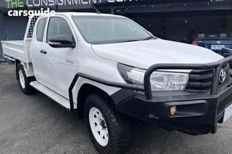 White 2015 Toyota Hilux Ute Tray