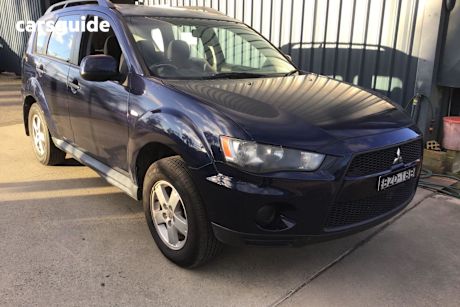 Blue 2011 Mitsubishi Outlander Wagon Ls (Fwd)